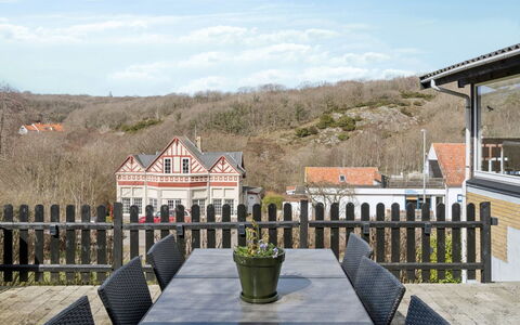 Takenya - 400M from the Sea: Zwembad, Buitenmeubels, Meubilair, Toevlucht, Flagstone, Eco Hotel, Schaduw, Stoel, Vrije Tijd, Landgoed
