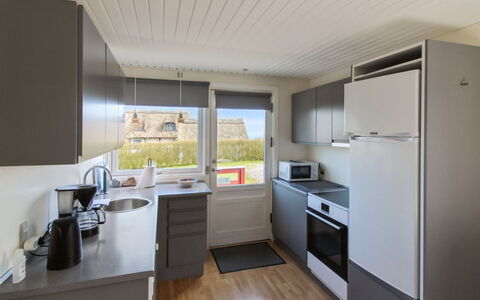 Ebertina - 500M from the Sea: Keuken, Major Appliance, Cabinetry, Countertop, Toestel Van De Keuken, Fornuis, Plafond, Wastafel, Fornuis, Gootsteen