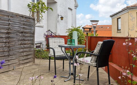 Alea - 200M from the Sea: Dak, Huis, Land Lot, Huis, Verblijf, Landgoed, Garden Gebouwen, Schaduw, Blokhut, Landscaping