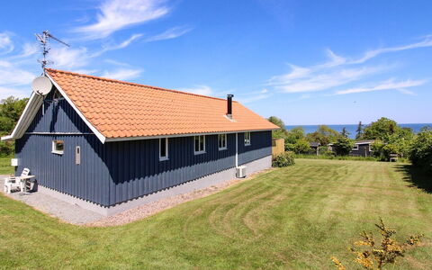 Voitto - 150M from the Sea: Dak, Huis, Land Lot, Huis, Verblijf, Landgoed, Garden Gebouwen, Schaduw, Blokhut, Landscaping