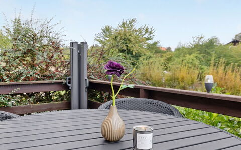 Voitto - 150M from the Sea: Dak, Huis, Land Lot, Huis, Verblijf, Landgoed, Garden Gebouwen, Schaduw, Blokhut, Landscaping