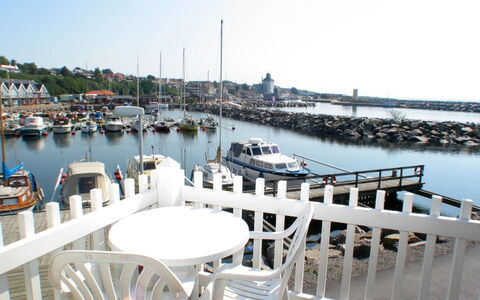 Frigg - 10M from the Sea: Hout, Huis, Verblijf, Huis, Dak, Landelijk Gebied, Siding, Blokhut, Garden Gebouwen, Hardwood