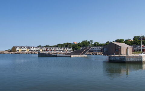 Frigg - 10M from the Sea: Hout, Huis, Verblijf, Huis, Dak, Landelijk Gebied, Siding, Blokhut, Garden Gebouwen, Hardwood
