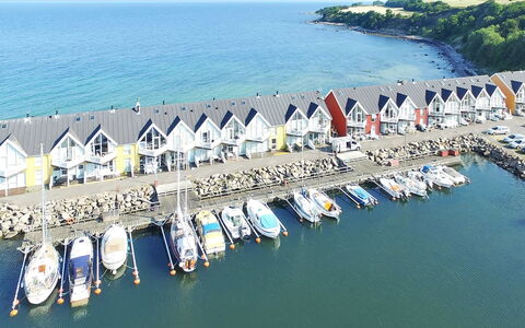 Frigg - 10M from the Sea: Hout, Huis, Verblijf, Huis, Dak, Landelijk Gebied, Siding, Blokhut, Garden Gebouwen, Hardwood