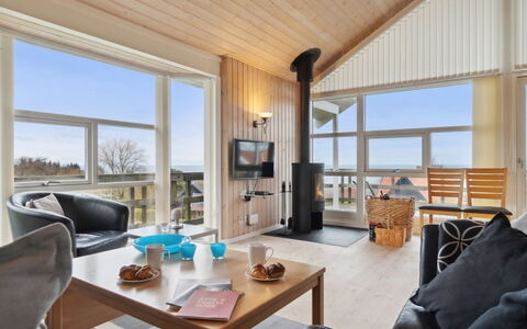 Paaske - 350M from the Sea: Hout, Huis, Verblijf, Huis, Dak, Landelijk Gebied, Siding, Blokhut, Garden Gebouwen, Hardwood