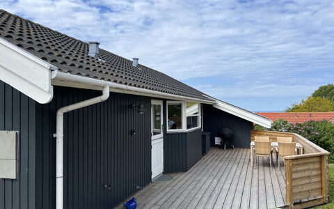 Paaske - 350M from the Sea: Hout, Huis, Verblijf, Huis, Dak, Landelijk Gebied, Siding, Blokhut, Garden Gebouwen, Hardwood