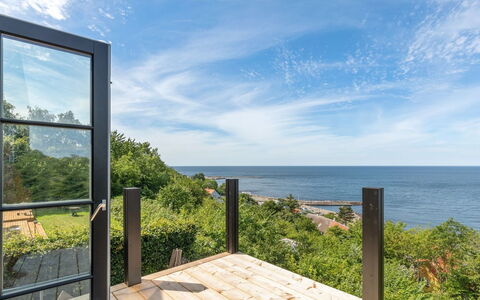 Thormoth - 200M from the Sea: Meubilair, Interieur Ontwerp, Stoel, Flooring, Tafel, Toevlucht, Verdieping, Plafond, Kamer, Eco Hotel