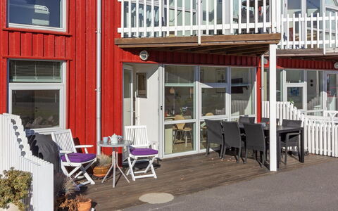 Halldora - 10M from the Sea: Buitenmeubels, Schaduw, Balkon, Stoel, Veranda, Dek, Buitentafel, Bloempot, Keuken En Eettafel, Kamerplant