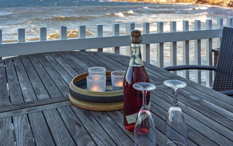 Halldora - 10M from the Sea: Meubilair, Zee, Tafel, Kust, Wolk, Barware, Kust En Oceanic Landvormen, Oceaan, Stoel, Drinkware