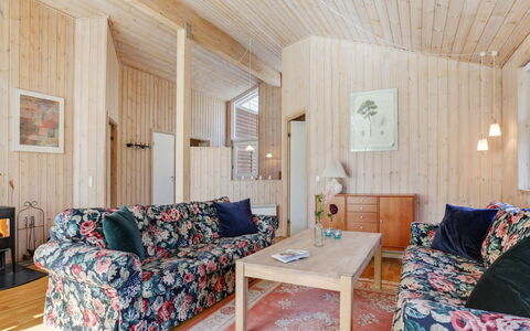 Sakarias - 800M from the Sea