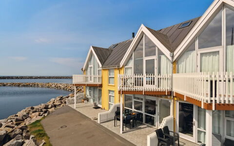 Fridhild - 10M from the Sea: Hout, Huis, Verblijf, Huis, Dak, Landelijk Gebied, Siding, Blokhut, Garden Gebouwen, Hardwood