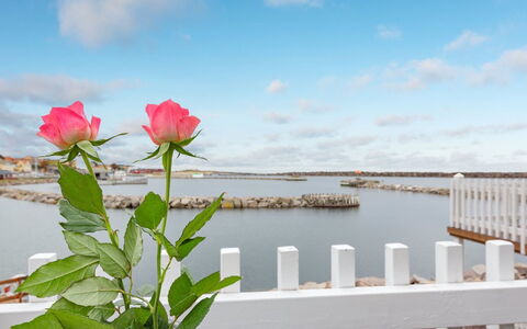 Fridhild - 10M from the Sea: Hout, Huis, Verblijf, Huis, Dak, Landelijk Gebied, Siding, Blokhut, Garden Gebouwen, Hardwood
