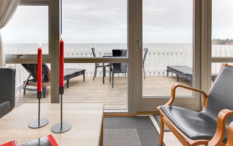 Fridhild - 10M from the Sea: Hout, Huis, Verblijf, Huis, Dak, Landelijk Gebied, Siding, Blokhut, Garden Gebouwen, Hardwood