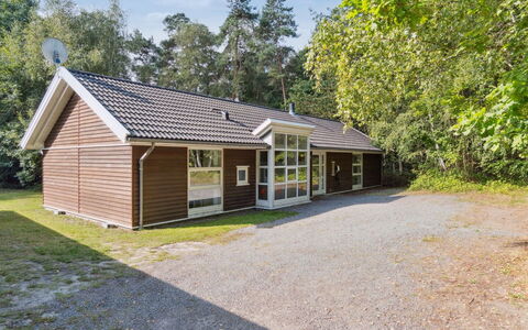 Dorit - 600M from the Sea: Hout, Huis, Verblijf, Huis, Dak, Landelijk Gebied, Siding, Blokhut, Garden Gebouwen, Hardwood