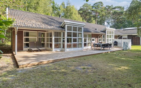 Dorit - 600M from the Sea: Hout, Huis, Verblijf, Huis, Dak, Landelijk Gebied, Siding, Blokhut, Garden Gebouwen, Hardwood