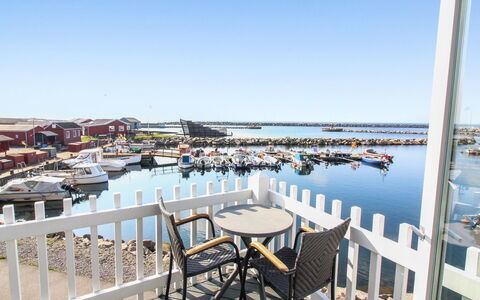 Allette - 10M from the Sea: Hout, Huis, Verblijf, Huis, Dak, Landelijk Gebied, Siding, Blokhut, Garden Gebouwen, Hardwood