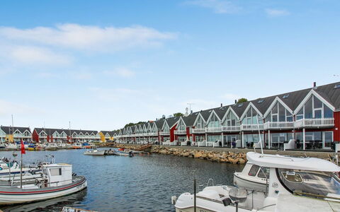 Allette - 10M from the Sea: Hout, Huis, Verblijf, Huis, Dak, Landelijk Gebied, Siding, Blokhut, Garden Gebouwen, Hardwood