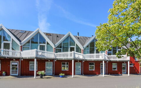 Allette - 10M from the Sea: Hout, Huis, Verblijf, Huis, Dak, Landelijk Gebied, Siding, Blokhut, Garden Gebouwen, Hardwood