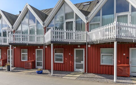 Allette - 10M from the Sea: Hout, Huis, Verblijf, Huis, Dak, Landelijk Gebied, Siding, Blokhut, Garden Gebouwen, Hardwood