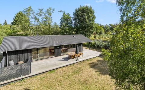 Ellin - 800M from the Sea: Hout, Dak, Architectuur, Huis, Huis, Verblijf, Siding, Hardwood, Helling, Landgoed