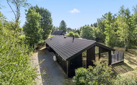 Ellin - 800M from the Sea: Hout, Dak, Architectuur, Huis, Huis, Verblijf, Siding, Hardwood, Helling, Landgoed