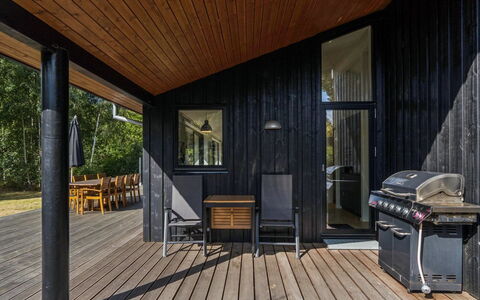 Ellin - 800M from the Sea: Hout, Dak, Architectuur, Huis, Huis, Verblijf, Siding, Hardwood, Helling, Landgoed