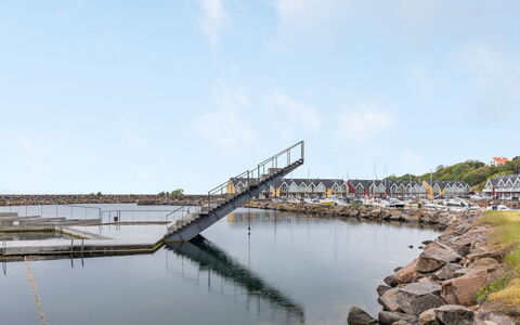 Ellin - 800M from the Sea: Hout, Dak, Architectuur, Huis, Huis, Verblijf, Siding, Hardwood, Helling, Landgoed