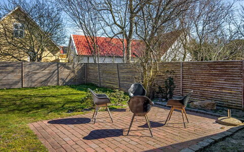 Heleen - 100M from the Sea: Dak, Huis, Huis, Verblijf, Siding, Landgoed, Oprit, Garden Gebouwen, Werf, Schuur