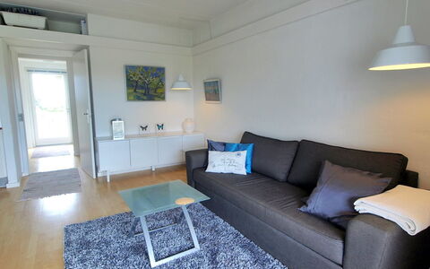Magnus - 6Km from the Sea: Woongebied, Dak, Voorstad, Oprit, Landgoed, Schoorsteen