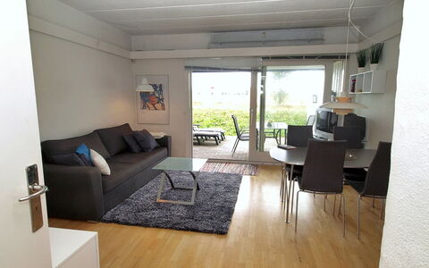 Magnus - 6Km from the Sea: Woongebied, Dak, Voorstad, Oprit, Landgoed, Schoorsteen