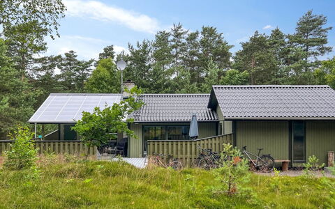 Elona - 950M from the Sea: Hout, Huis, Verblijf, Huis, Dak, Landelijk Gebied, Siding, Blokhut, Garden Gebouwen, Hardwood