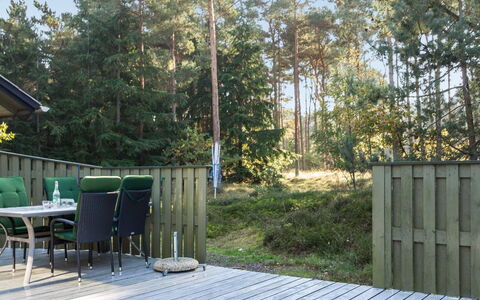 Elona - 950M from the Sea: Hout, Huis, Verblijf, Huis, Dak, Landelijk Gebied, Siding, Blokhut, Garden Gebouwen, Hardwood