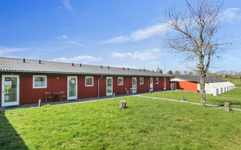 Esbern - 6Km from the Sea: Gras, Huis, Dak, Huis, Verblijf, Struik, Land Lot, Landelijk Gebied, Boerderij, Groundcover