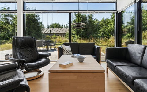 Gonne - 350M from the Sea: Meubilair, Interieur Ontwerp, Flooring, Verdieping, Hout, Woonkamer, Tafel, Bankstel, Plafond, Verlichting