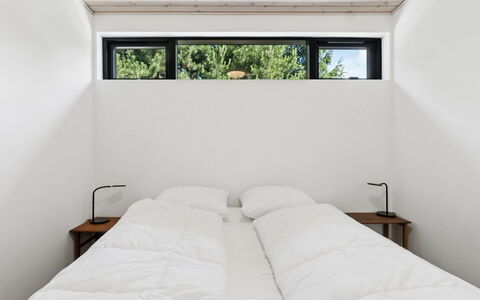 Gonne - 350M from the Sea: Hout, Slaapkamer, Interieur Ontwerp, Bed, Plafond, Verdieping, Bedding, Laken, Kamer, Bed Frame