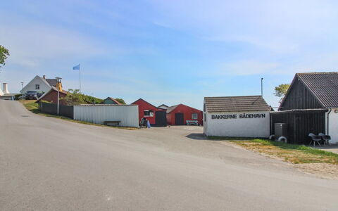 Gonne - 350M from the Sea: Hout, Huis, Verblijf, Huis, Dak, Landelijk Gebied, Siding, Blokhut, Garden Gebouwen, Hardwood