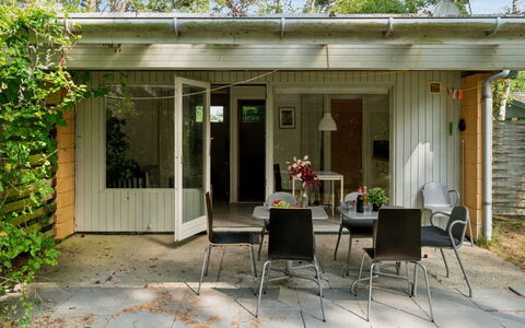 Unker - 800M from the Sea: Hout, Huis, Verblijf, Huis, Dak, Landelijk Gebied, Siding, Blokhut, Garden Gebouwen, Hardwood