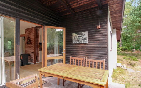 Farina - 150M from the Sea: Hout, Huis, Verblijf, Huis, Dak, Landelijk Gebied, Siding, Blokhut, Garden Gebouwen, Hardwood