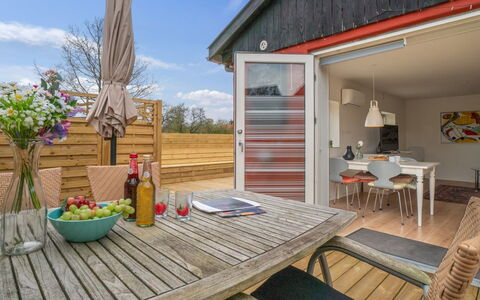 Kiana - 250M from the Sea: Hout, Huis, Verblijf, Huis, Dak, Landelijk Gebied, Siding, Blokhut, Garden Gebouwen, Hardwood