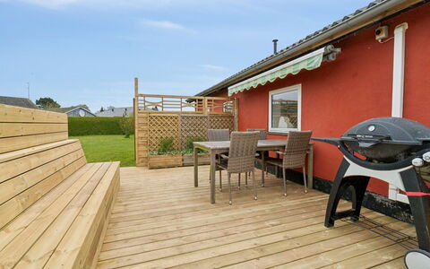 Kiana - 250M from the Sea: Hout, Huis, Verblijf, Huis, Dak, Landelijk Gebied, Siding, Blokhut, Garden Gebouwen, Hardwood