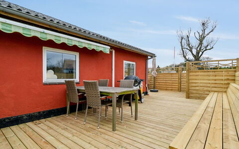 Kiana - 250M from the Sea: Hout, Huis, Verblijf, Huis, Dak, Landelijk Gebied, Siding, Blokhut, Garden Gebouwen, Hardwood