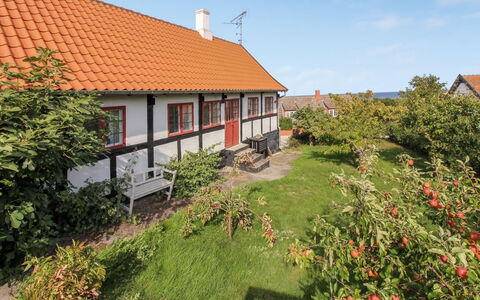 Melusine - 200M from the Sea: Hout, Huis, Verblijf, Huis, Dak, Landelijk Gebied, Siding, Blokhut, Garden Gebouwen, Hardwood