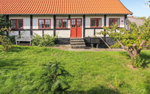 Melusine - 200M from the Sea: Hout, Huis, Verblijf, Huis, Dak, Landelijk Gebied, Siding, Blokhut, Garden Gebouwen, Hardwood