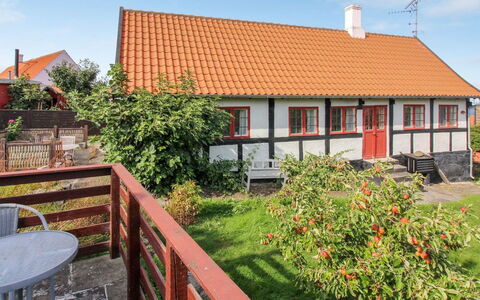 Melusine - 200M from the Sea: Hout, Huis, Verblijf, Huis, Dak, Landelijk Gebied, Siding, Blokhut, Garden Gebouwen, Hardwood