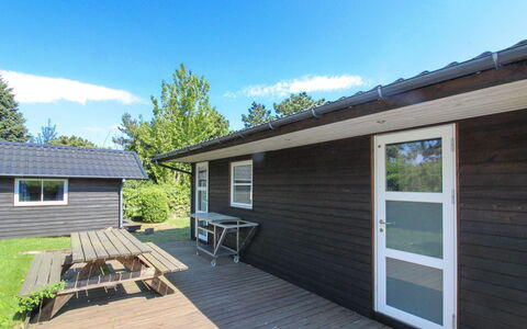 Hagen - 250M from the Sea: Hout, Huis, Verblijf, Huis, Dak, Landelijk Gebied, Siding, Blokhut, Garden Gebouwen, Hardwood