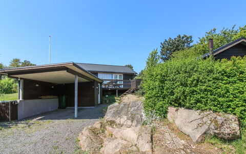 Hagen - 250M from the Sea: Hout, Huis, Verblijf, Huis, Dak, Landelijk Gebied, Siding, Blokhut, Garden Gebouwen, Hardwood