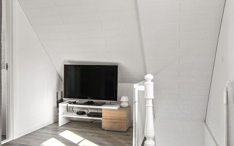 Rask - 3Km from the Sea: Hout, Huis, Verblijf, Huis, Dak, Landelijk Gebied, Siding, Blokhut, Garden Gebouwen, Hardwood