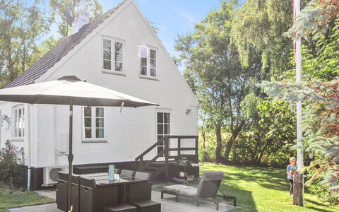Rask - 3Km from the Sea: Hout, Huis, Verblijf, Huis, Dak, Landelijk Gebied, Siding, Blokhut, Garden Gebouwen, Hardwood