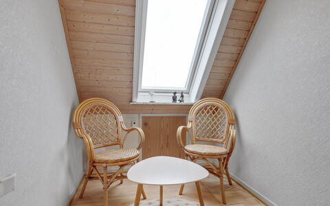 Jolin - 200M from the Sea: Hout, Huis, Verblijf, Huis, Dak, Landelijk Gebied, Siding, Blokhut, Garden Gebouwen, Hardwood