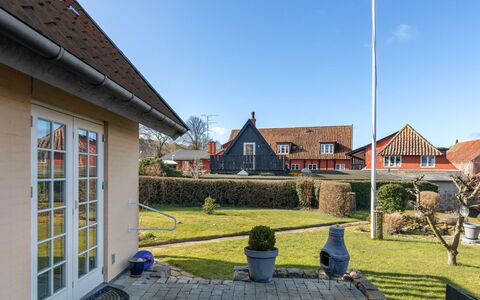 Jolin - 200M from the Sea: Hout, Huis, Verblijf, Huis, Dak, Landelijk Gebied, Siding, Blokhut, Garden Gebouwen, Hardwood